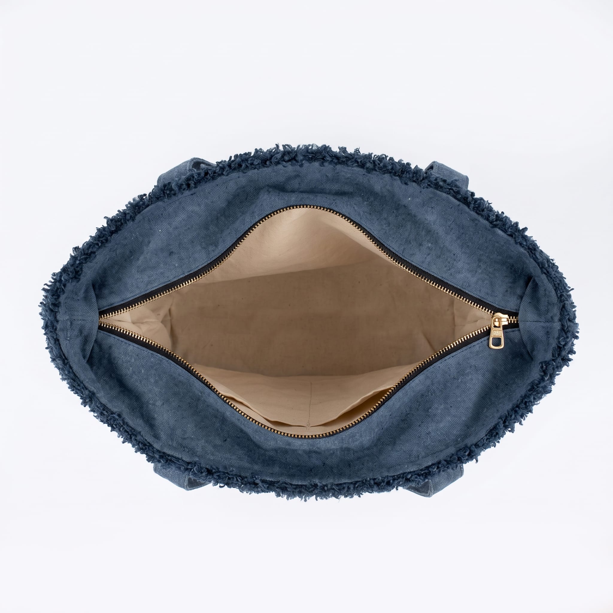 Cloud bouclé Tote – image 0 | Cardle